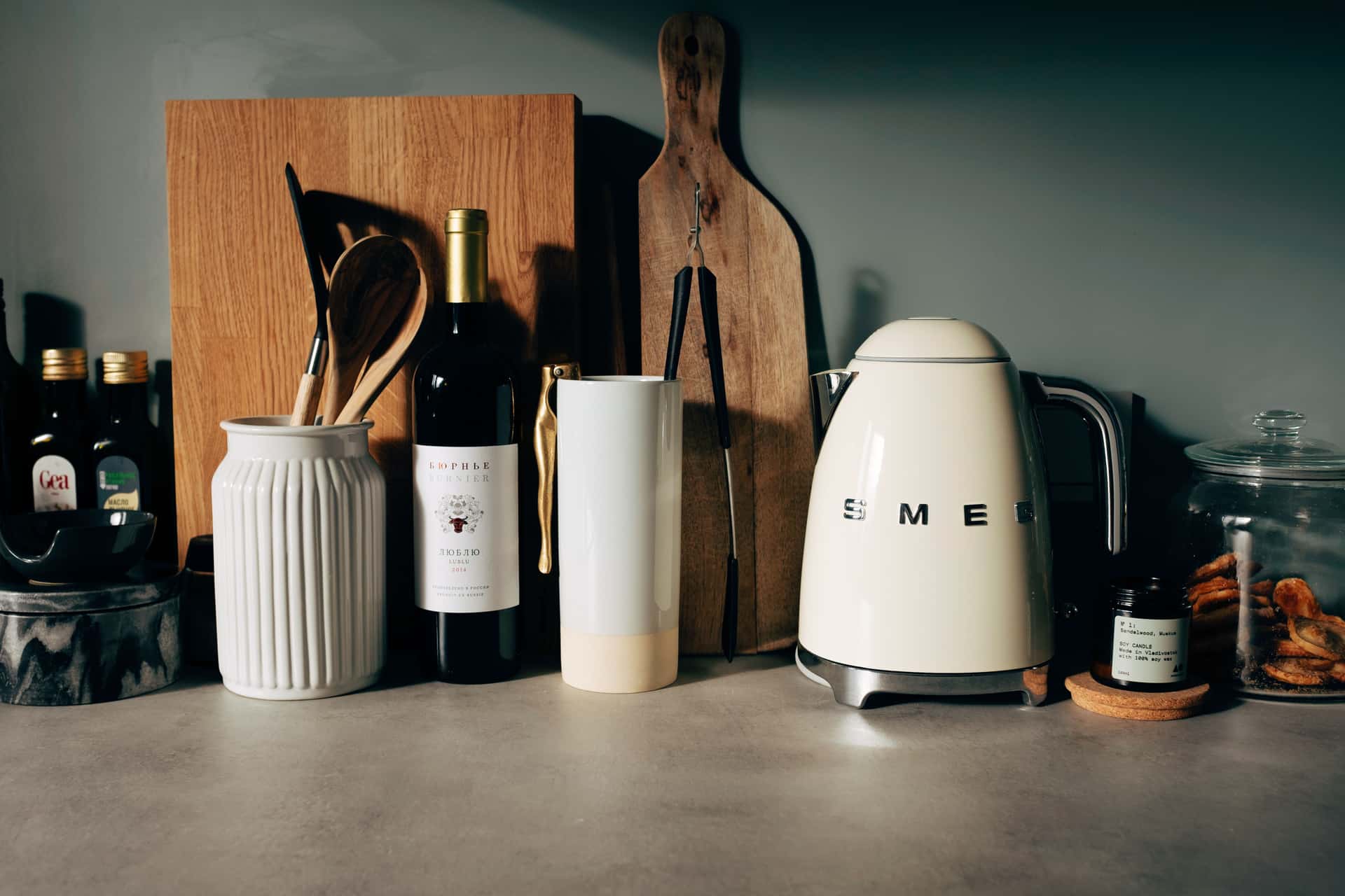 Kitchenware arranged on a stone kitchen counter